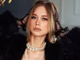 Xxx online KarolinaConner